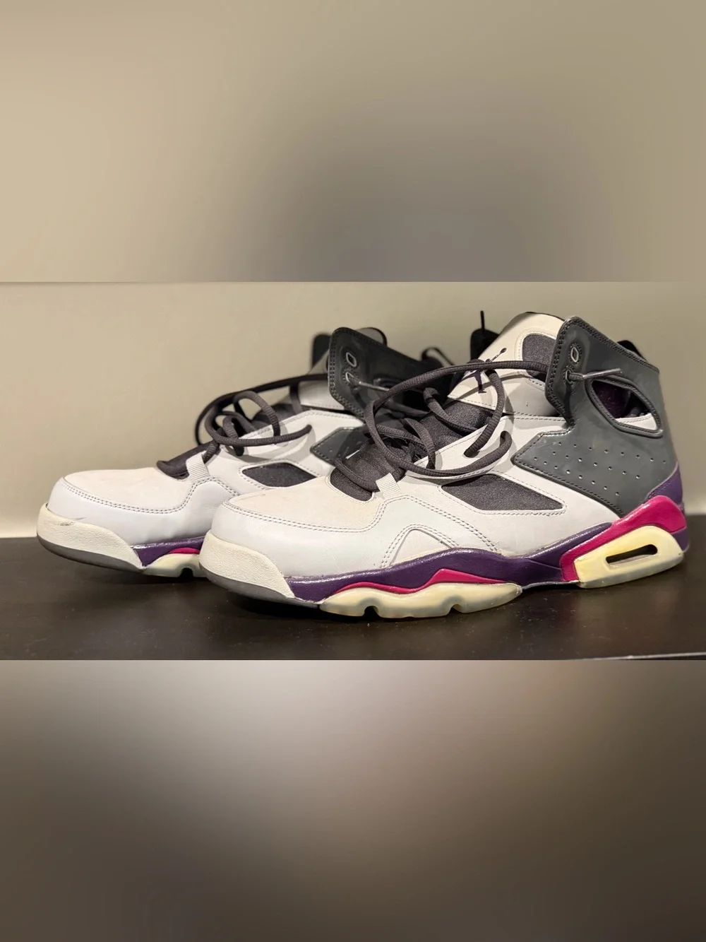Air Jordan Flight Club ’91 in the Cool Grey / Court Purple / Pink Flash Men’s 12